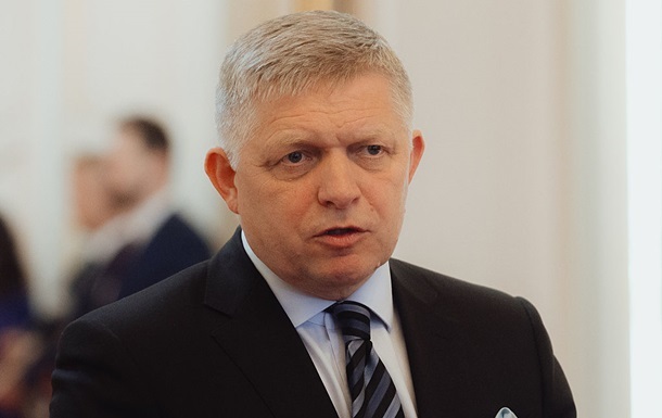 Фіцо зібрався на парад у РФ, однак Литва і Латвія закрили для нього небо