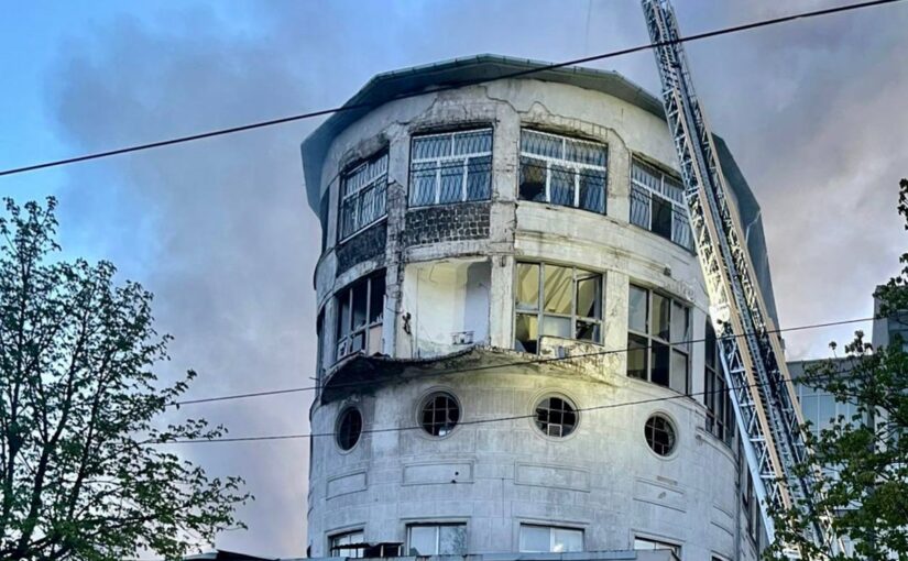 Росіяни вдарили по вишах Дніпра