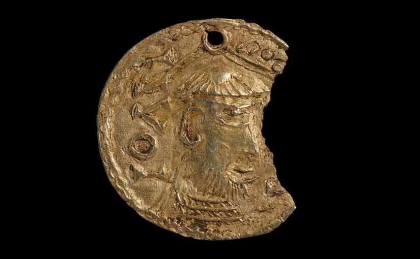 У Британії знайшли кулон IX століття із зображенням Івана Хрестителя