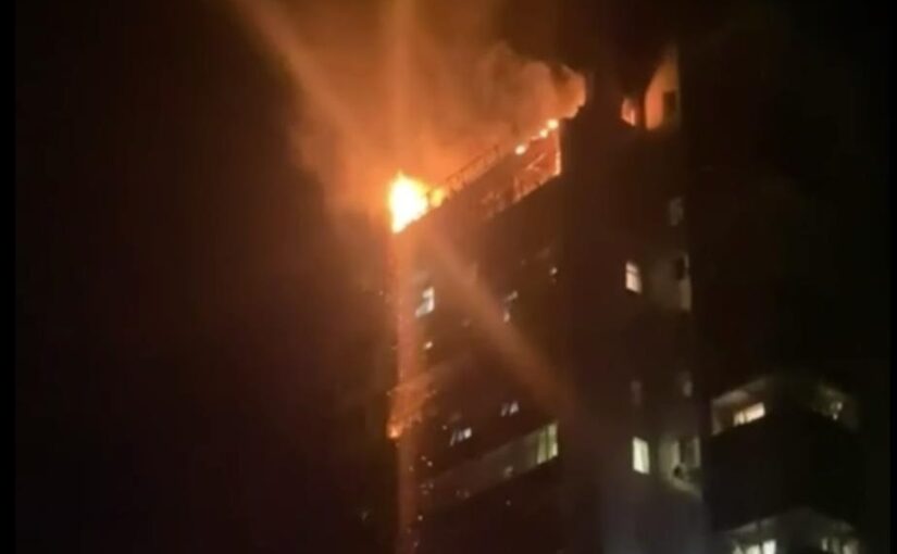 У Сумах БПЛА влучив у багатоповерхівку