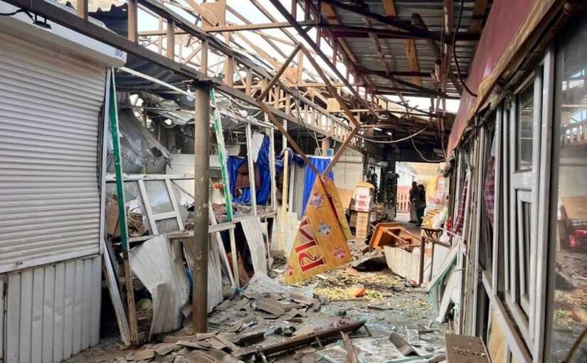 Удар по ринку в Нікополі: кількість поранених зросла