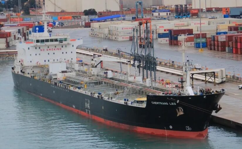 ВМС України вдарили по танкеру біля Туапсе