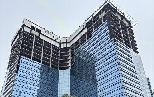 ЗМІ дізналися, кому продали недобудований хмарочос Sky Towers у Києві