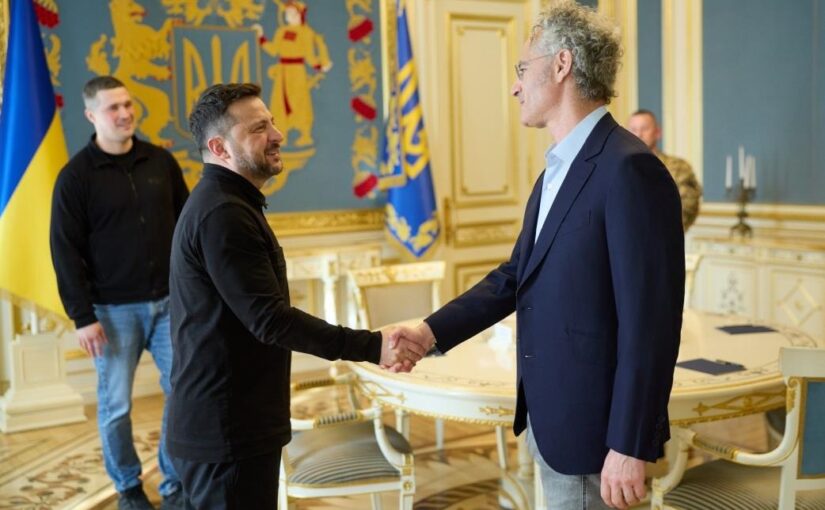 Президент зустрівся з керівником компанії Palantir